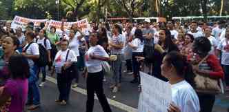 Frente Minha Casa Minha Luta rene centenas de pessoas no Centro de BH(foto: Adriano Ventura/Divulgao)