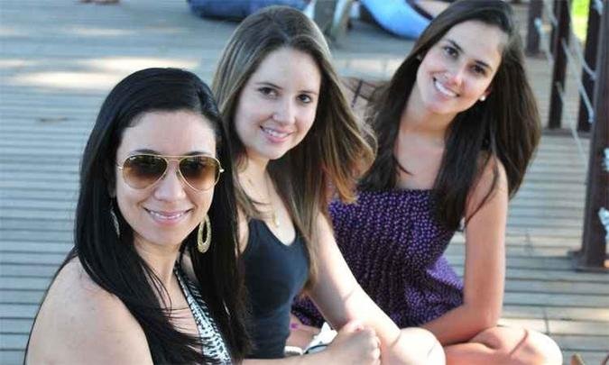 Amigas Lívia Nogueira, Fernanda Cardoso e Fernanda Pinna esperam um ano melhor(foto: Alexandre Guzanshe/EM/D. A. Press) Amigas Lívia Nogueira, Fernanda Cardoso e Fernanda Pinna esperam um ano melhor(foto: Alexandre Guzanshe/EM/D. A. Press)