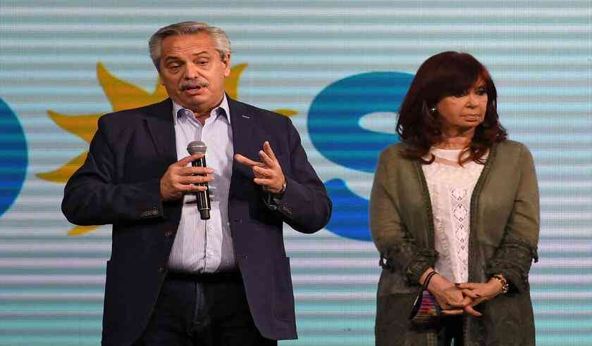  Governo argentino é abalado com a renúncia de cinco ministros 