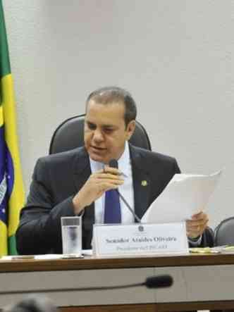 O requerimento foi apresentado pelo presidente da CPI do Carf, senador Atades Oliveira (PSDB-TO)(foto: Geraldo Magela/Agncia Senado)