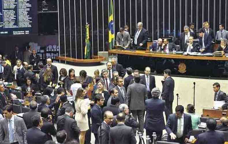 Vitrias apertadas na votao dos vetos deixaram Planalto preocupado (foto: Antnio Cruz/Agncia Brasil)