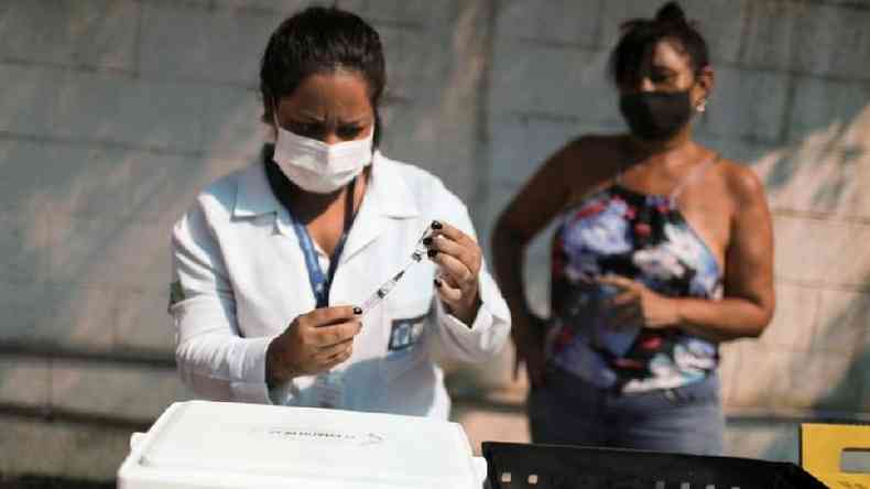 Para especialistas, investir em vacinas nacionais  estratgico para proteger populao de doenas regionais e reduzir dependncia externa, especialmente em momentos de crise, como em pandemias(foto: REUTERS/Pilar Olivares)