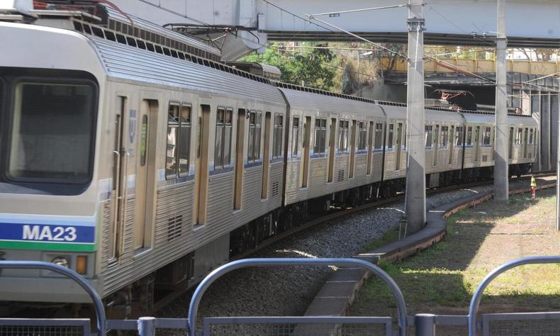 metrô no Barreiro tem data para funcionar (foto: Jair Amaral/EM/D.A Press) metrô funcionado sobre linha de trem