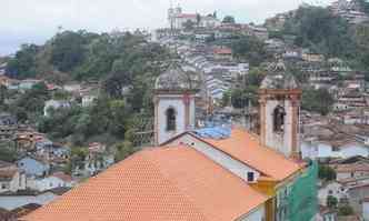 Restaurao do telhado da Igreja Nossa Senhora da Conceio(foto: Leandro Couri/EM/D.A Press)