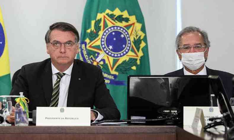 Bolsonaro se reuniu com o ministro Paulo Guedes na manh desta quinta-feira (7)(foto: Marcos Corra/PR)