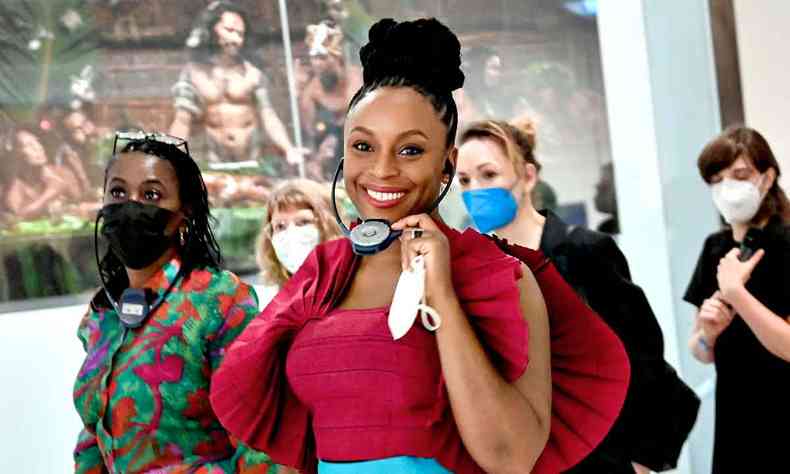 A nigeriana Chimamanda Ngozi Adichie