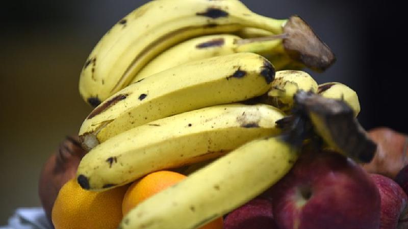 Por que 'desafio da banana' no TikTok pode levar a deportações de sírios