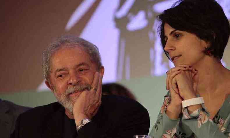 Candidatos de esquerda como Manuela D'vila aguardam o destino de Lula(foto: Ana Rayssa Esp.CB D.A. Press)