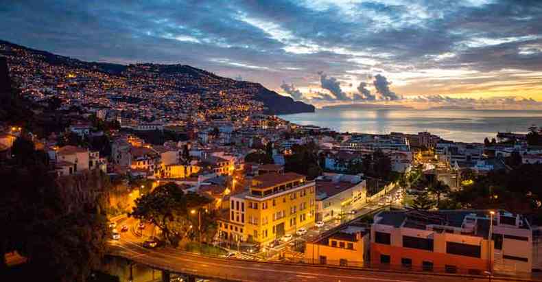 A capital, Funchal, encanta os turistas que chegam ao paraso portugus(foto: Turismo da Madeira/divulgao)