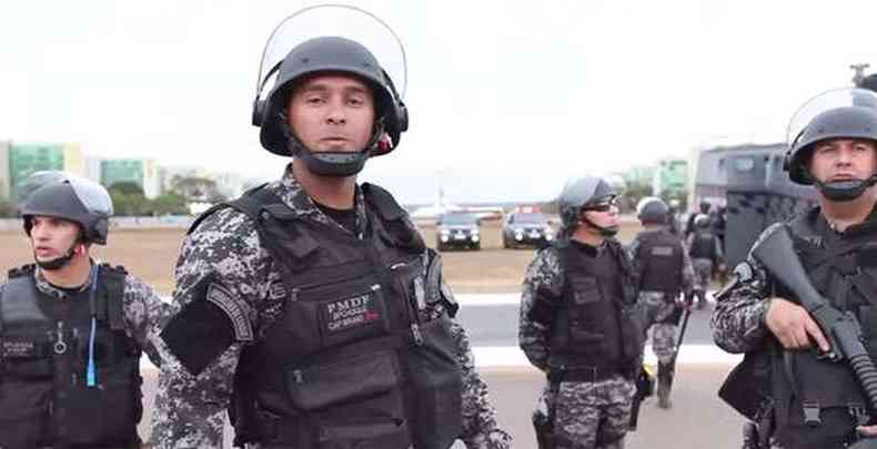 Capito do Batalho de Choque da PMDF debochou ataque a manifestantes com spray de pimenta