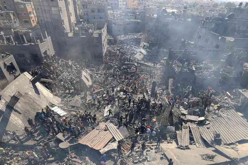 Escombros de bombardeios em Gaza