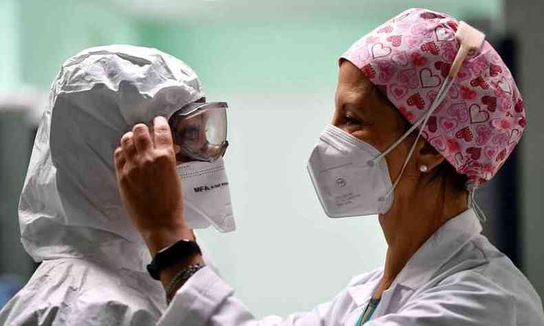 O aumento dos contgios na Europa poderia sobrecarregar os hospitais(foto: Tiziana FABI / AFP )