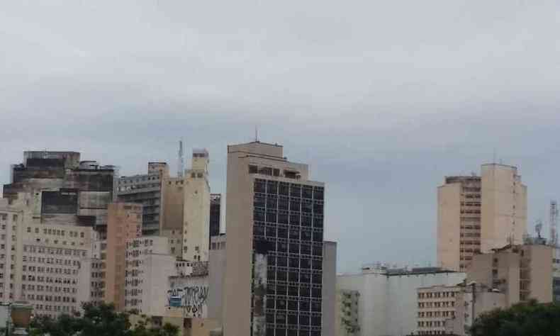 Belo Horizonte acordou com chuva constante pelo terceiro dia seguido(foto: Paulo Filgueiras/EM/D.A PRESS)