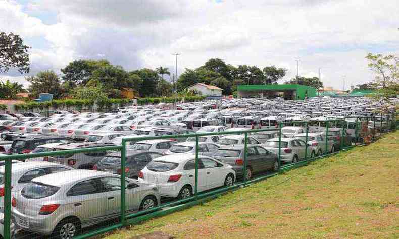 As locadoras compraram 360 mil carros zero-quilmetro no ano passado(foto: Juarez Rodrigues/EM/D.A Press 31/4/20)