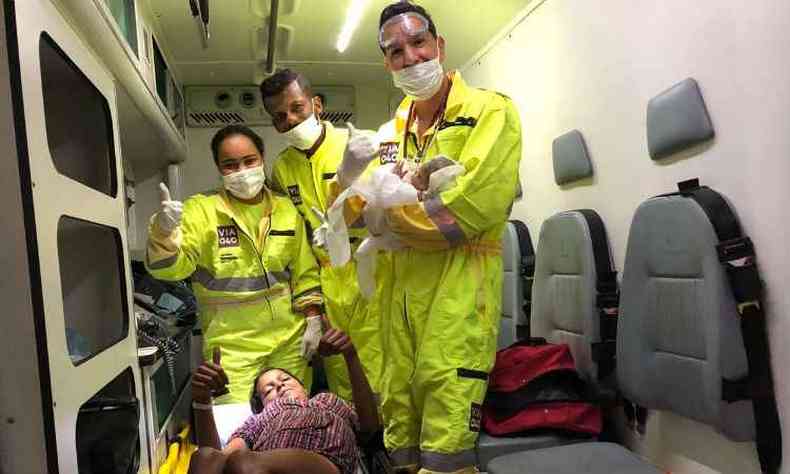 O parto foi realizado dentro de uma ambulncia na BR-040(foto: Via 040 / Divulgao)