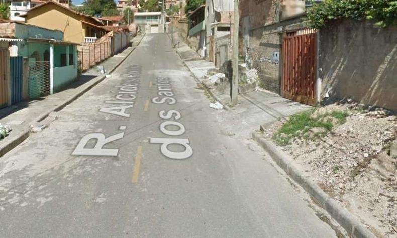 Um dos primeiros homic�dios do ano aconteceu na Rua Alcides Pereira dos Santos, em Venda Nova(foto: Reprodu��o/Google Street View)