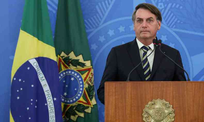 Sobre um dos remdios candidatos ao tratamento da covid-19, Bolsonaro afirmou que tem conversado com mdicos(foto: Marcos Corra/PR)