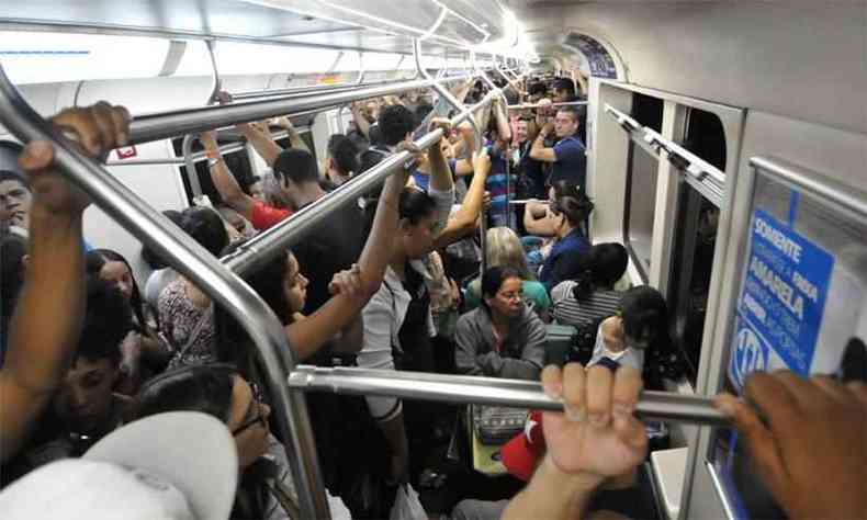 Usurios questionam qualidade do servio do metr e consideram nova tarifa abusiva(foto: Alexandre Guzanches/EM/D.A.Press)