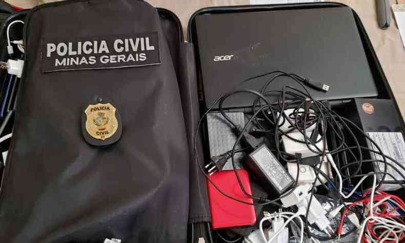 Em Montes Claros, foram apreendidos vrios equipamentos eletrnicos em poder de suspeito(foto: Policia Civil MG/divulgao)
