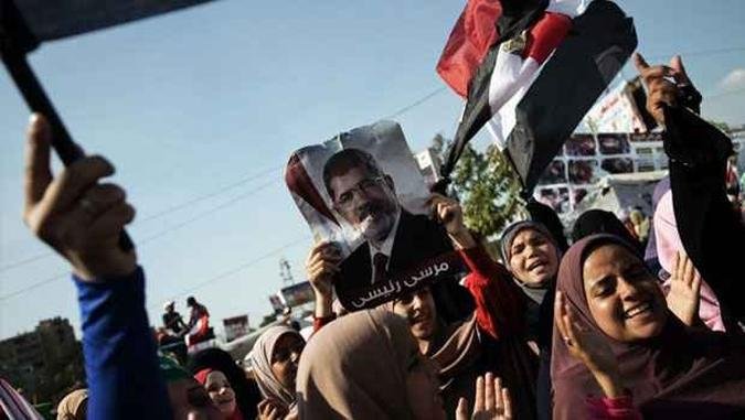 Manifestantes afirmam que n�o ir�o cessar as manifesta��es pr�-Mursi, deposto em julho deste ano(foto: GIANLUIGI GUERCIA / AFP)