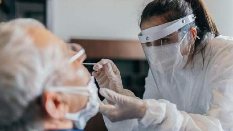 Por enquanto, os especialistas não acreditam que a AY.4.2 seja motivo de preocupação(foto: Getty Images) Teste de covid