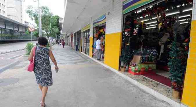 Caladas vazias: estaes do novo transporte de nibus de Belo Horizonte tiraram clientes da porta das lojas(foto: Beto Novaes/EM/DA Press)
