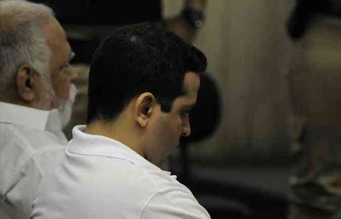 Promotor pediu a absolvio de Diego (Dir.) e a condenao do pai dele (Esq.)(foto: Jair Amaral/EM/D.A.Press)