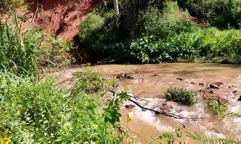 Rio Bambuí, onde o corpo de Brayan foi encontrado(foto: Corpo de Bombeiros/Divulgação)