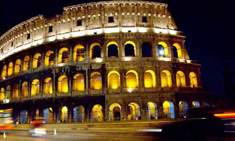 Quer conhecer o Coliseu de Roma, na Itlia? Saiba que o seguro-viagem  obrigatrio para quem for visitar destinos na Europa (foto: Carlos Altman/EM/ D. A Press)
