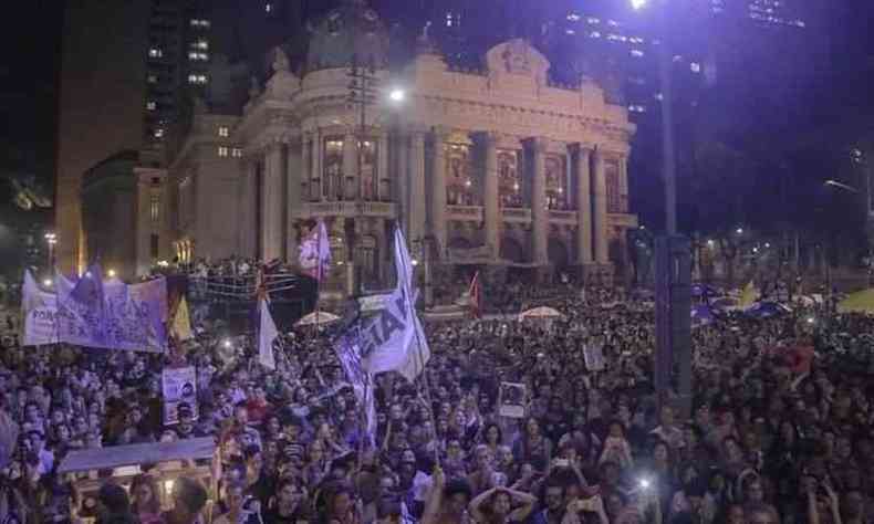 Manifestantes pedem fim da interveno federal no Rio e clamam por ateno s mulheres negras(foto: Reproduo/Pgina Facebook)