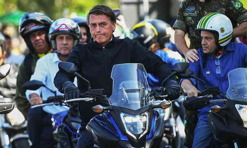 Bolsonaro em moto