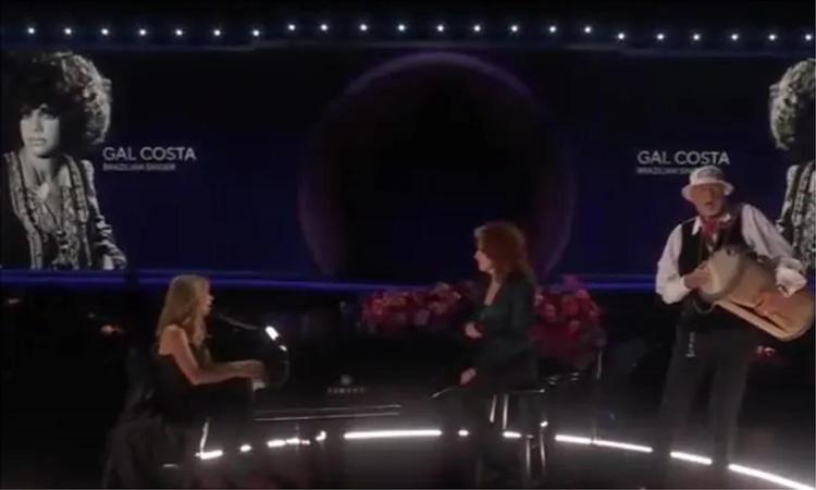 Foto de Gal Costa no telo de cerimnia do Grammy