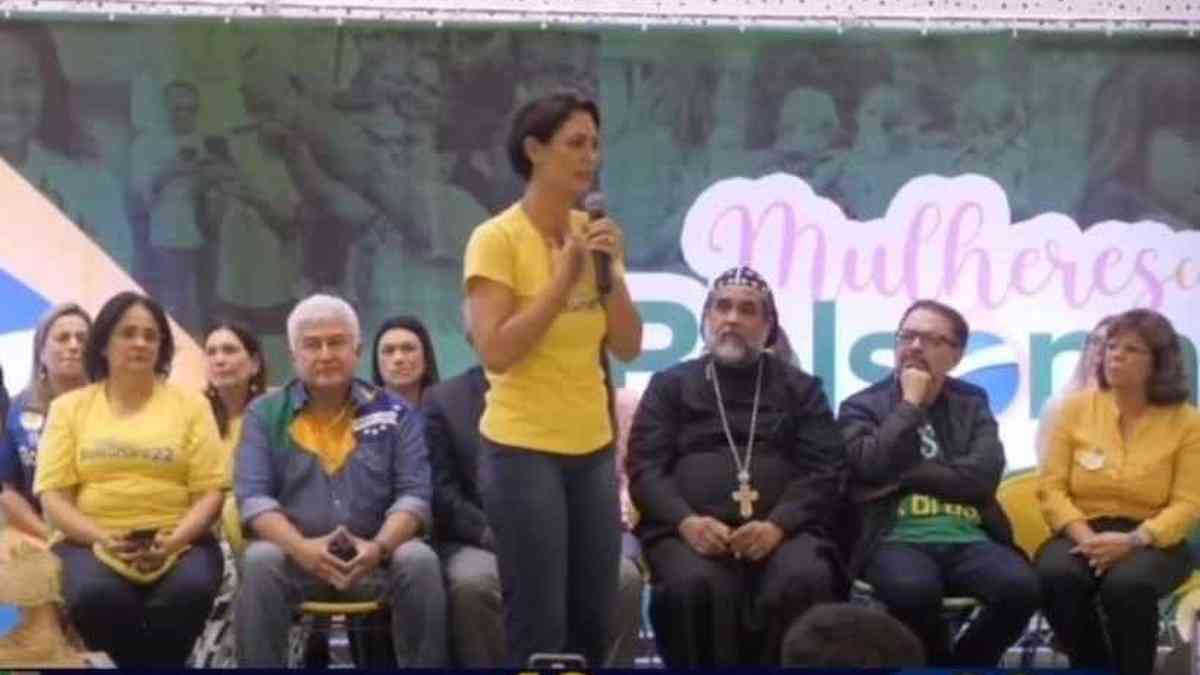 Jornalista da Folha chama a pequena Laura Bolsonaro de 'puta' em rede  social - Ultima Hora Online
