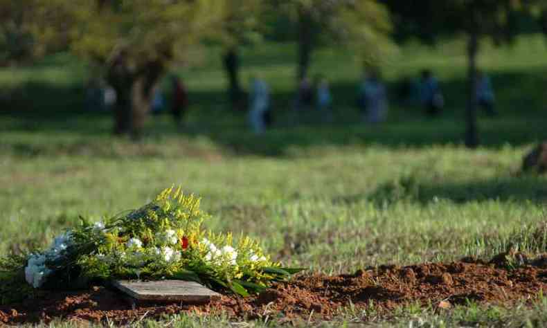 Mulher foi encontrada morta dentro do cemitrio(foto: Jackson Romanelli/EM/D.A Press - 7/4/2012 )