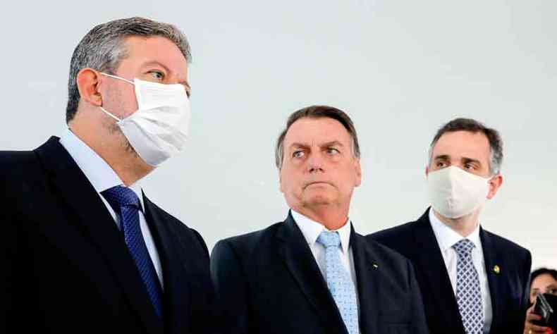 Arthur Lira e Jair Bolsonaro no Congresso, em fevereiro: de aliado de primeira hora, presidente da Camara d alerta ao Planalto (foto: SRGIO LIMA/AFP - 3/2/21 )