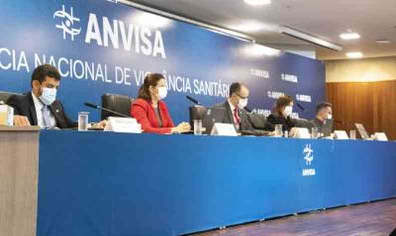 Na foto, os cinco diretores da Agncia Nacional de Vigilncia Sanitria (Anvisa)