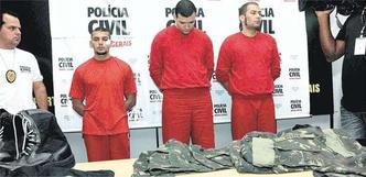 Antônio Donato, João Mateus Veter de Moura e Marcus Vinícius Garcia Cunha foram detidos sob suspeita de incentivar crimes de ódio(foto: Paulo Filgueiras/EM/D.A Press 16/4/13) Antônio Donato, João Mateus Veter de Moura e Marcus Vinícius Garcia Cunha foram detidos sob suspeita de incentivar crimes de ódio(foto: Paulo Filgueiras/EM/D.A Press 16/4/13)