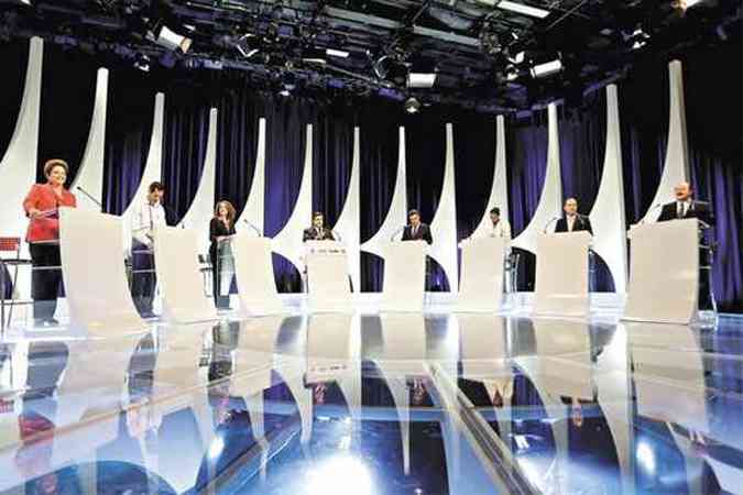 Os sete candidatos a presidente da Repblica participaram ontem do debate transmitido pelo SBT/Alterosa(foto: Alice Vergueiro/Futura Press/estdo Contedo)
