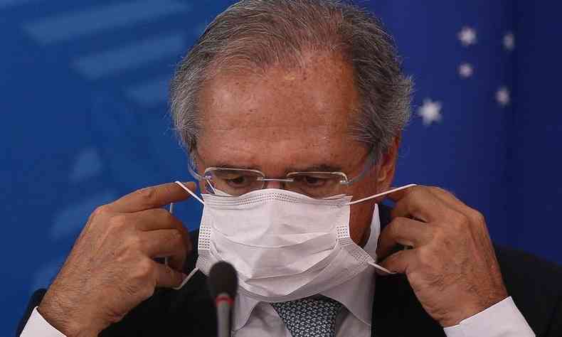 Antes da divulgao da contaminao, o ministro e Bolsonaro se encontraram ao menos sete vezes nos 14 dias anteriores  confirmao da doena do presidente(foto: Agncia Brasil/Reproduo)