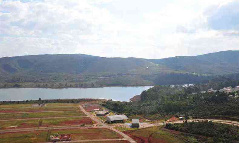 Vista da Serra da Moeda, na área escolhida para abrigar o empreendimento Csul (foto: Gladyston Rodrigues/EM/DA Press - 7/5/18)