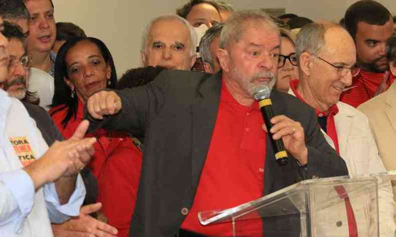 O apartamento seria uma propriedade ocultada por Lula, segundo a investigao (foto: Roberto Parizotti)