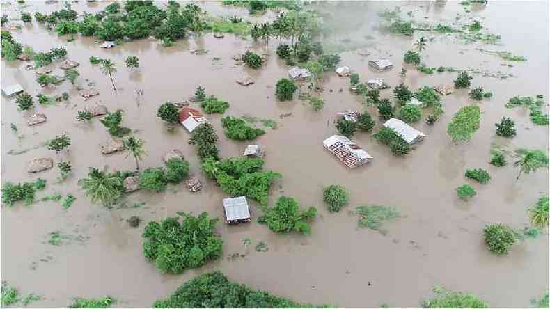 Enchentes em Moambique e Zimbbue em 2019; eventos climticos mais extremos esto castigando o continente africano(foto: AFP/UN)