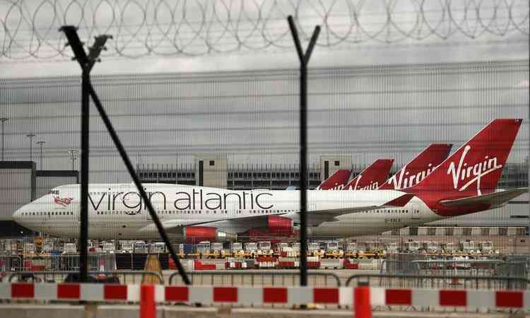 avio da empresa britnica Virgin Atlantic no aeroporto de Manchester