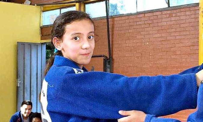 Luize Santos, de 12 anos, campeã brasileira regional na categoria ligeiro(foto: André Fernandes/divulgação) Luize Santos, de 12 anos, campeã brasileira regional na categoria ligeiro(foto: André Fernandes/divulgação)