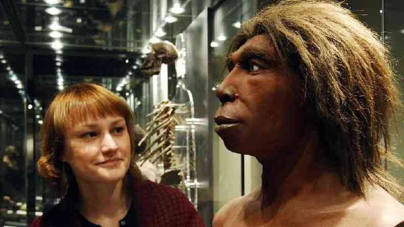 Ambos os homens e mulheres de neandertal parecem ter cruzado com nossa prpria espcie, de acordo com registros genticos(foto: Lambert/Ullstein Bild/Getty Images)