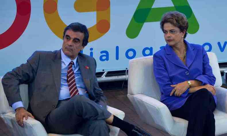 O ministro da Justia, Jos Eduardo Cardozo e a presidenta Dilma lanam o Dialoga Brasil(foto: Wilson Dias/Agncia Brasil)
