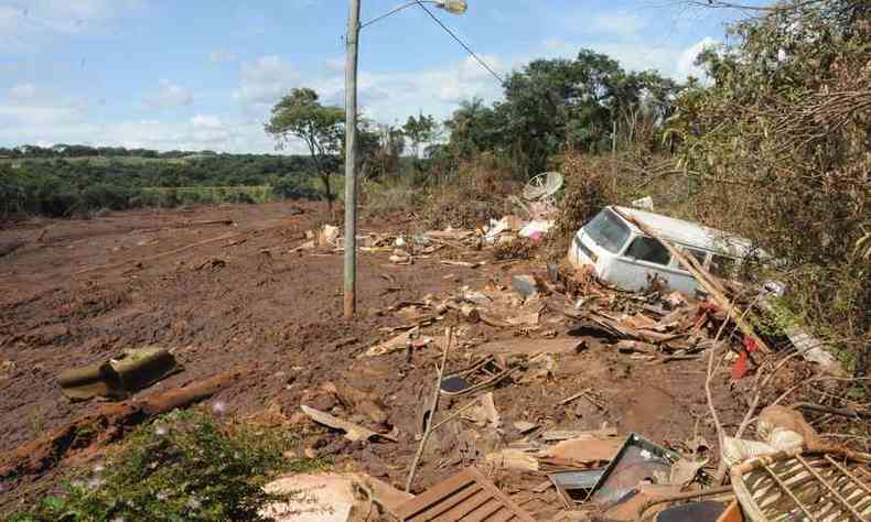Vestgios da tragdia em Brumadinho, quando a barragem da Mina do Crrego do Feijo se rompeu em 25 de janeiro de 2019(foto: Paulo Filgueiras/EM/DA Press)