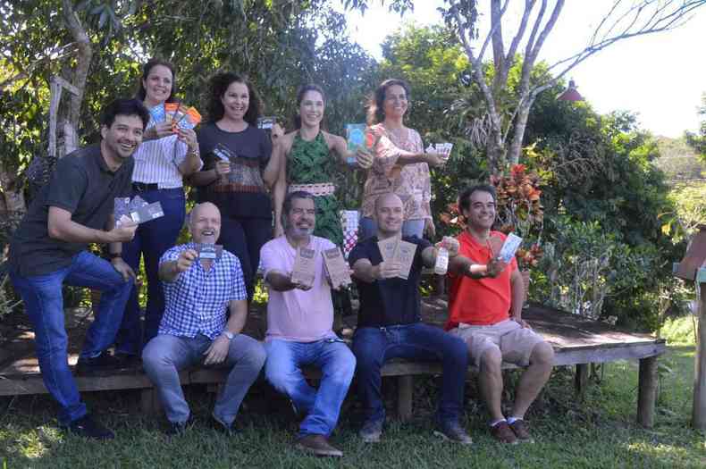 Empresrios que fazem parte da Associao de Produtores de Chocolate do Sul da Bahia exibem seus produtos, elaborados com cacau fino da regio (foto: Marcilio de Moraes/EM/D.A Press )