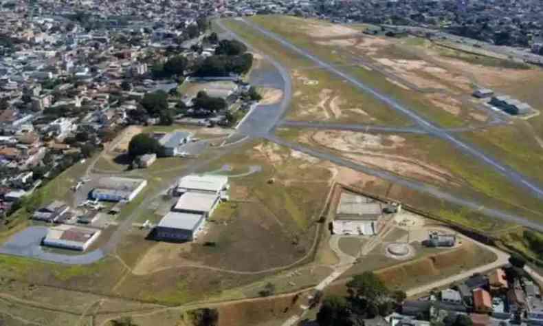 Vista area do Aeroporto Carlos Prates