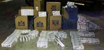 Carga contrabandeada estava distribuda em todo o veculo (foto: Divulgao/Polcia Rodoviria Federal)